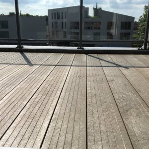 Govadeck kunststof terras in de Linea uitvoering en de kleur Sand beige