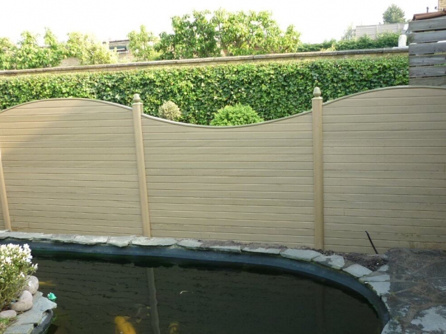 ECOfencing tuinscherm beige afwisselend boog naar boven en boog naar beneden