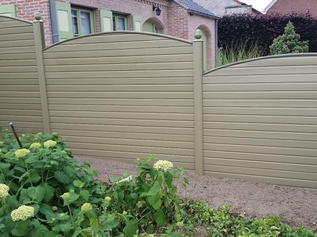 ECOfencing tuinscherm beige kleur met gebogen afwerkingspaneel