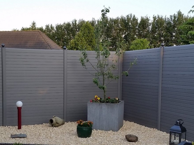 ECOfencing tuinscherm grijs met bolle paaldoppen